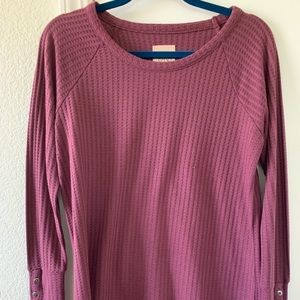 Chasor long sleeve top with button sleeves